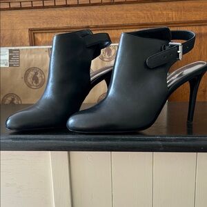 Elegant Black Leather Ralph Lauren Heels